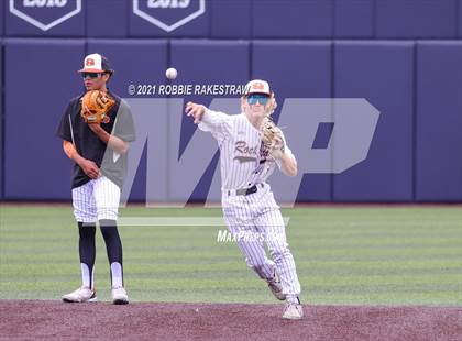 Thumbnail 3 in Rockwall vs. Rockwall-Heath (UIL 6A Regional Finals Game 2) photogallery.