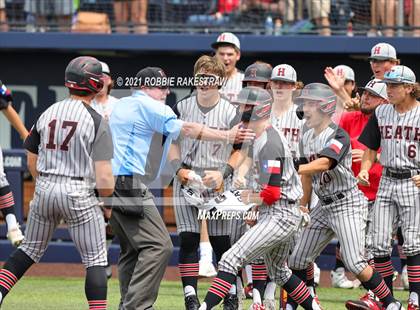Thumbnail 1 in Rockwall vs. Rockwall-Heath (UIL 6A Regional Finals Game 2) photogallery.