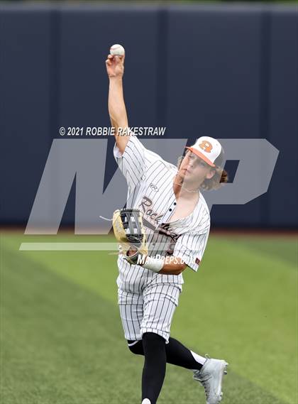 Thumbnail 1 in Rockwall vs. Rockwall-Heath (UIL 6A Regional Finals Game 2) photogallery.