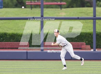 Thumbnail 2 in Rockwall vs. Rockwall-Heath (UIL 6A Regional Finals Game 2) photogallery.