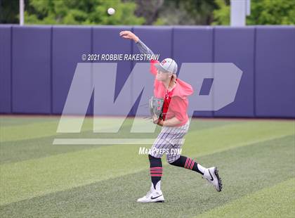 Thumbnail 2 in Rockwall vs. Rockwall-Heath (UIL 6A Regional Finals Game 2) photogallery.