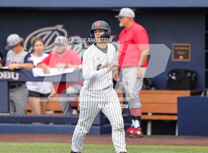 Thumbnail 3 in Rockwall vs. Rockwall-Heath (UIL 6A Regional Finals Game 2) photogallery.