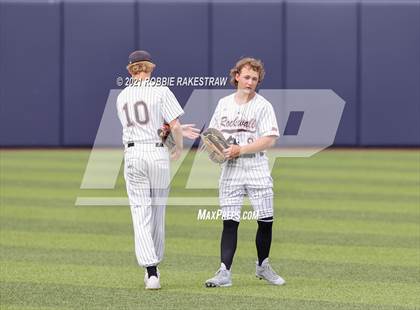 Thumbnail 3 in Rockwall vs. Rockwall-Heath (UIL 6A Regional Finals Game 2) photogallery.