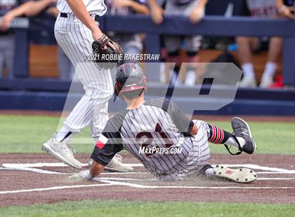 Thumbnail 3 in Rockwall vs. Rockwall-Heath (UIL 6A Regional Finals Game 2) photogallery.