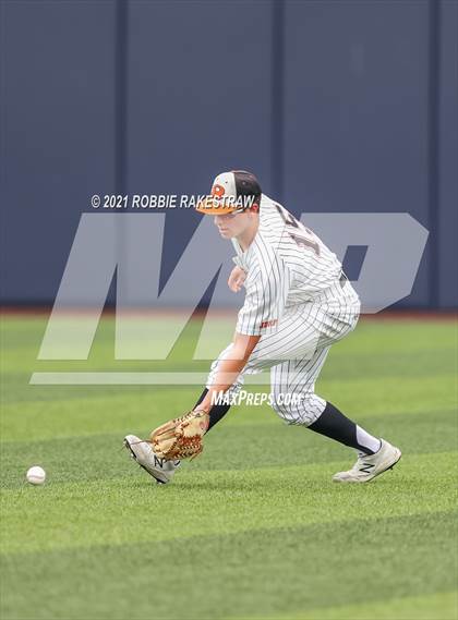 Thumbnail 2 in Rockwall vs. Rockwall-Heath (UIL 6A Regional Finals Game 2) photogallery.