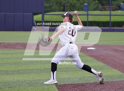 Thumbnail 1 in Rockwall vs. Rockwall-Heath (UIL 6A Regional Finals Game 2) photogallery.