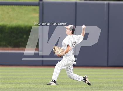 Thumbnail 2 in Rockwall vs. Rockwall-Heath (UIL 6A Regional Finals Game 2) photogallery.