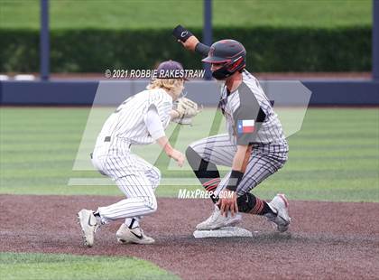 Thumbnail 2 in Rockwall vs. Rockwall-Heath (UIL 6A Regional Finals Game 2) photogallery.