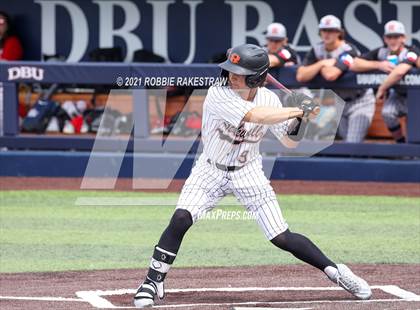 Thumbnail 2 in Rockwall vs. Rockwall-Heath (UIL 6A Regional Finals Game 2) photogallery.