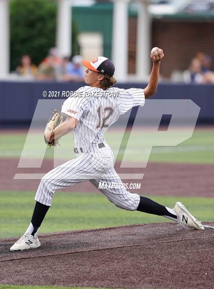 Thumbnail 2 in Rockwall vs. Rockwall-Heath (UIL 6A Regional Finals Game 2) photogallery.