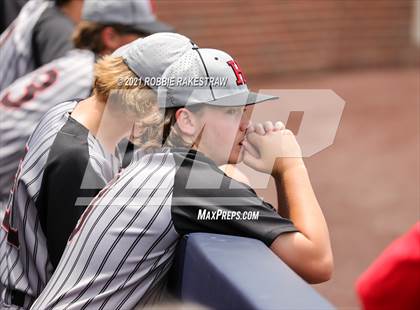 Thumbnail 2 in Rockwall vs. Rockwall-Heath (UIL 6A Regional Finals Game 2) photogallery.