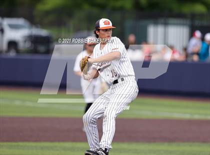 Thumbnail 2 in Rockwall vs. Rockwall-Heath (UIL 6A Regional Finals Game 2) photogallery.