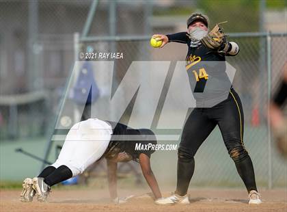 Thumbnail 3 in Del Oro @ Laguna Creek photogallery.
