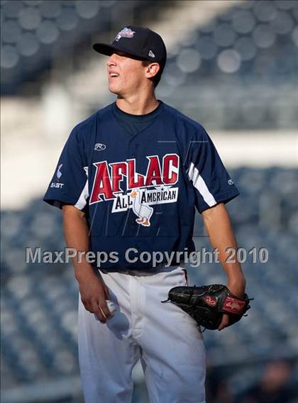Thumbnail 1 in Aflac All-American Baseball Classic 2010 photogallery.