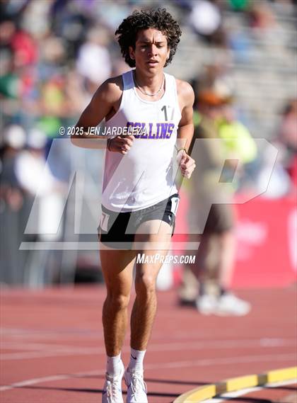 Thumbnail 2 in CHSAA Final 5A (3200 Meters) photogallery.
