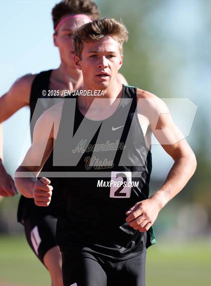 Thumbnail 1 in CHSAA Final 5A (3200 Meters) photogallery.