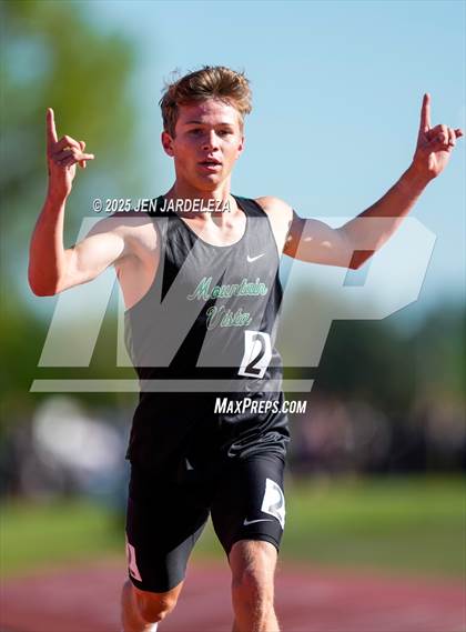 Thumbnail 1 in CHSAA Final 5A (3200 Meters) photogallery.