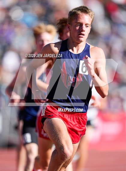 Thumbnail 1 in CHSAA Final 5A (3200 Meters) photogallery.