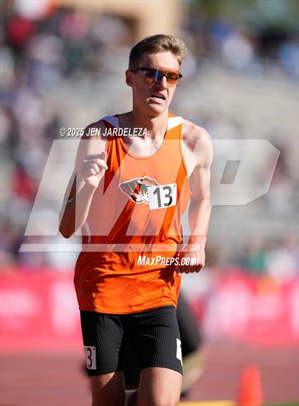 Thumbnail 2 in CHSAA Final 5A (3200 Meters) photogallery.