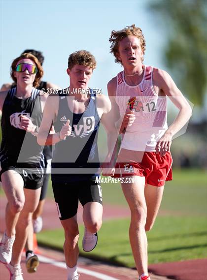 Thumbnail 2 in CHSAA Final 5A (3200 Meters) photogallery.