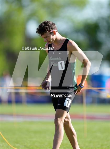 Thumbnail 2 in CHSAA Final 5A (3200 Meters) photogallery.