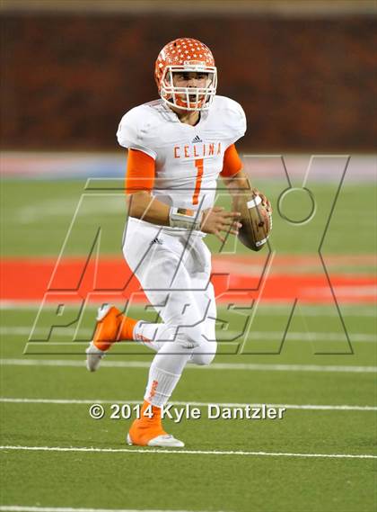 Thumbnail 2 in Gilmer vs. Celina (UIL 4A Division 2 Semifinal) photogallery.