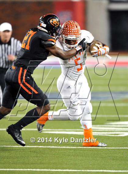Thumbnail 3 in Gilmer vs. Celina (UIL 4A Division 2 Semifinal) photogallery.