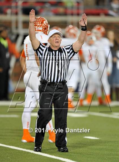 Thumbnail 1 in Gilmer vs. Celina (UIL 4A Division 2 Semifinal) photogallery.