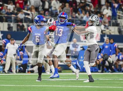 Thumbnail 1 in Martin vs. Duncanville (6A DI Reg Semi-Final Playoff) photogallery.