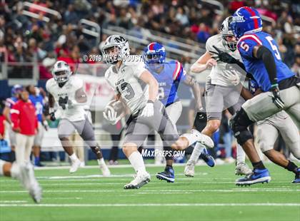 Thumbnail 3 in Martin vs. Duncanville (6A DI Reg Semi-Final Playoff) photogallery.