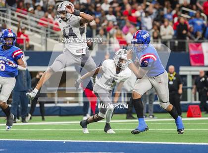Thumbnail 2 in Martin vs. Duncanville (6A DI Reg Semi-Final Playoff) photogallery.