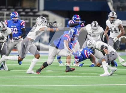 Thumbnail 3 in Martin vs. Duncanville (6A DI Reg Semi-Final Playoff) photogallery.