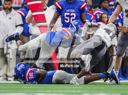 Thumbnail 2 in Martin vs. Duncanville (6A DI Reg Semi-Final Playoff) photogallery.