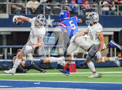 Thumbnail 2 in Martin vs. Duncanville (6A DI Reg Semi-Final Playoff) photogallery.