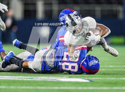 Thumbnail 1 in Martin vs. Duncanville (6A DI Reg Semi-Final Playoff) photogallery.