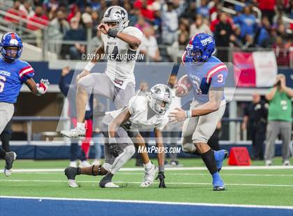 Thumbnail 3 in Martin vs. Duncanville (6A DI Reg Semi-Final Playoff) photogallery.