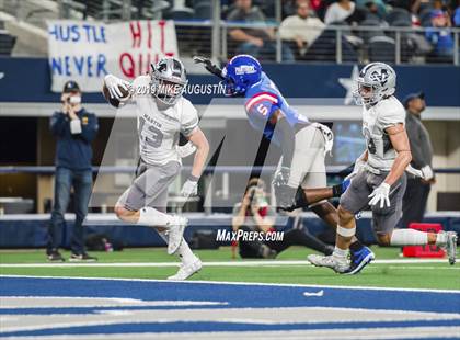 Thumbnail 1 in Martin vs. Duncanville (6A DI Reg Semi-Final Playoff) photogallery.