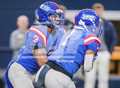 Thumbnail 1 in Martin vs. Duncanville (6A DI Reg Semi-Final Playoff) photogallery.