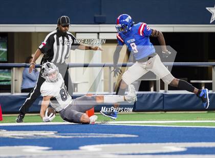 Thumbnail 2 in Martin vs. Duncanville (6A DI Reg Semi-Final Playoff) photogallery.