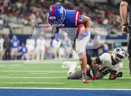 Thumbnail 1 in Martin vs. Duncanville (6A DI Reg Semi-Final Playoff) photogallery.