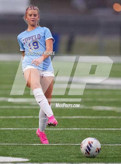 Thumbnail 1 in Lewisburg vs. Tupelo photogallery.