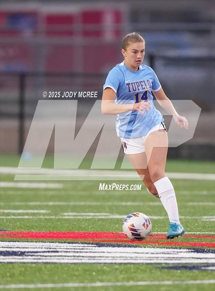 Thumbnail 2 in Lewisburg vs. Tupelo photogallery.