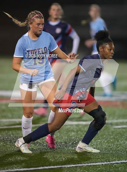 Thumbnail 3 in Lewisburg vs. Tupelo photogallery.