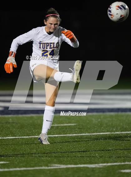Thumbnail 2 in Lewisburg vs. Tupelo photogallery.