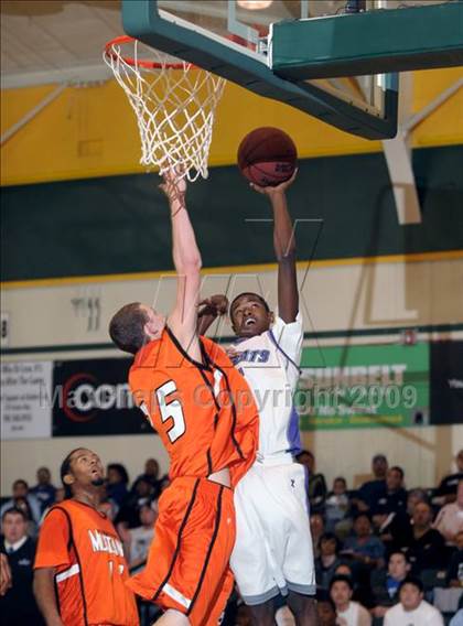Thumbnail 3 in Franklin vs. Foothill (Hoops Classic 2009)  photogallery.