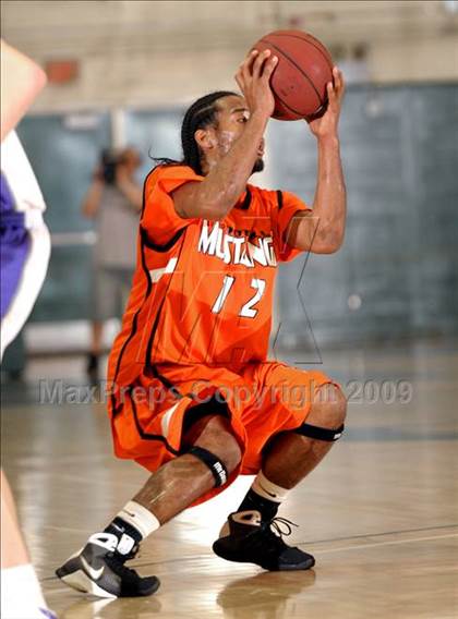 Thumbnail 2 in Franklin vs. Foothill (Hoops Classic 2009)  photogallery.