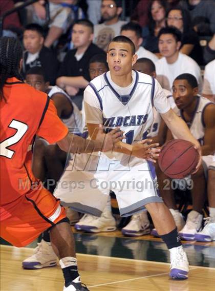 Thumbnail 2 in Franklin vs. Foothill (Hoops Classic 2009)  photogallery.