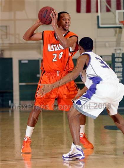Thumbnail 2 in Franklin vs. Foothill (Hoops Classic 2009)  photogallery.