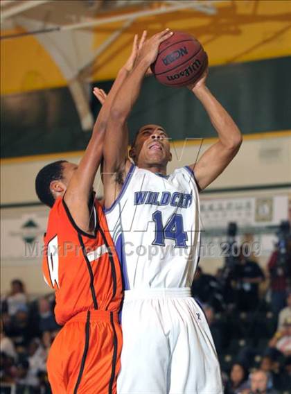 Thumbnail 1 in Franklin vs. Foothill (Hoops Classic 2009)  photogallery.