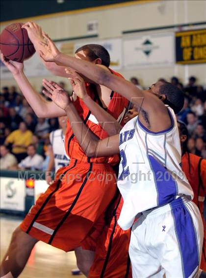 Thumbnail 2 in Franklin vs. Foothill (Hoops Classic 2009)  photogallery.